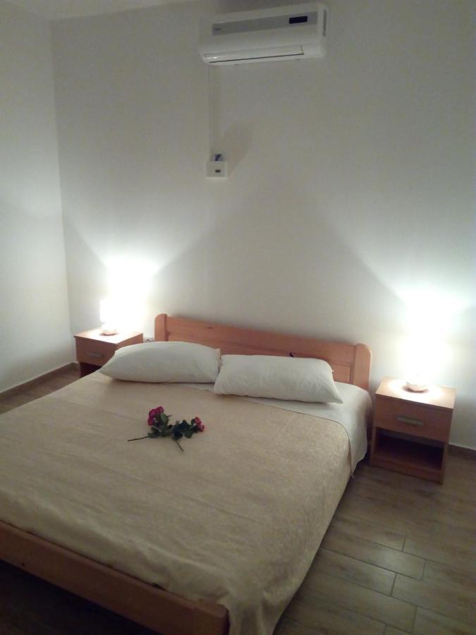 Apartment On The Beach Lokva Rogoznica Exterior foto