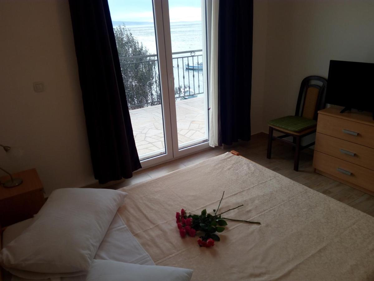 Apartment On The Beach Lokva Rogoznica Exterior foto