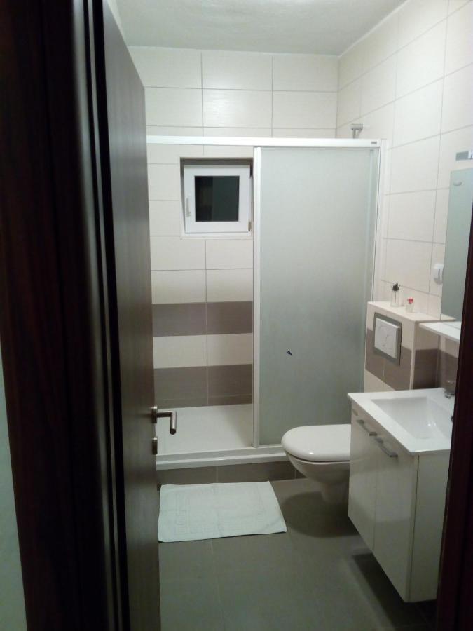 Apartment On The Beach Lokva Rogoznica Exterior foto